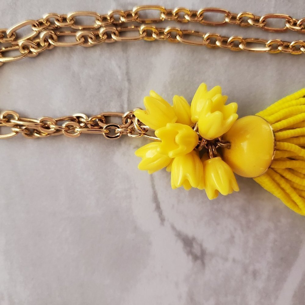 💐 J.Crew Sunny Yellow Flower Floral Beaded Tassel Pendant 💐 - Picture 12 of 13